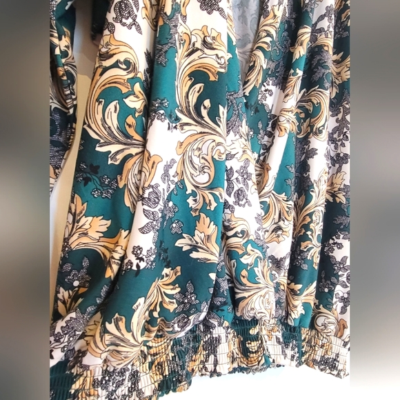 Baroque-style Dressy Top - Picture 4 of 6